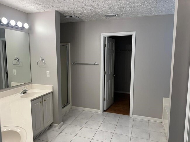 Building Photo - 3730 Golfe Links Dr