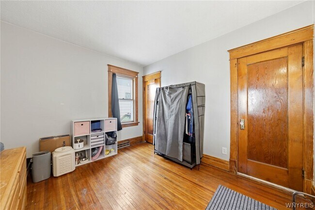 Building Photo - 226 Tacoma Ave