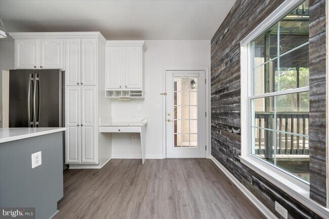 Building Photo - 921 Spinnaker Way