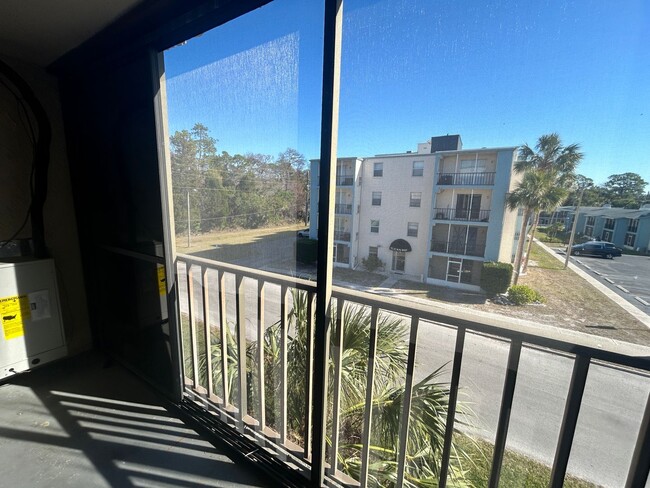 Building Photo - Cozy 1-Bedroom Apartment in Port Richey, F...