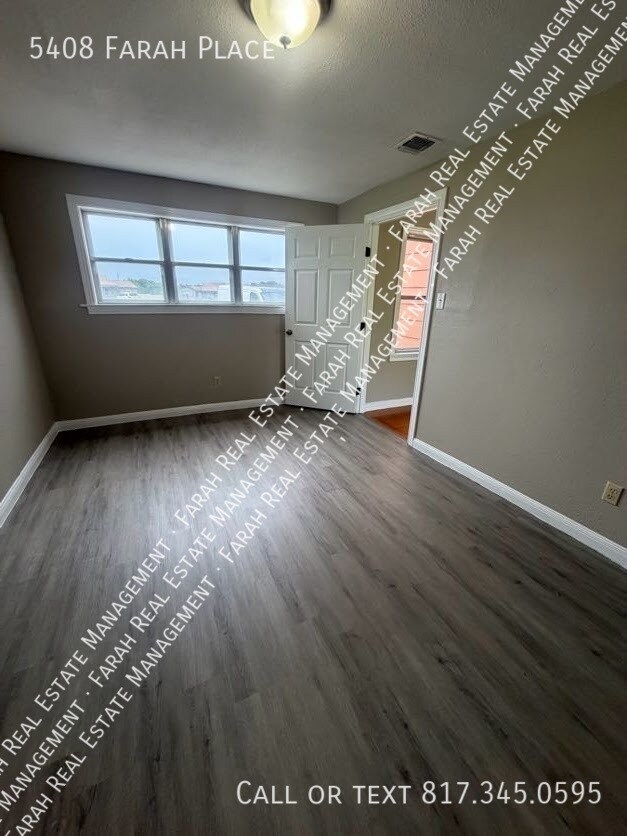 Building Photo - 5408 Farah Pl