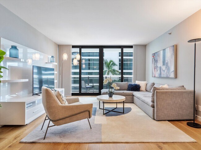 Building Photo - 9455 Collins Ave
