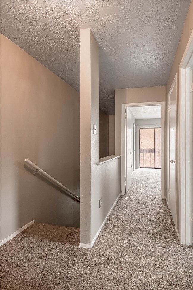 Building Photo - 2521 Crosstimbers Dr