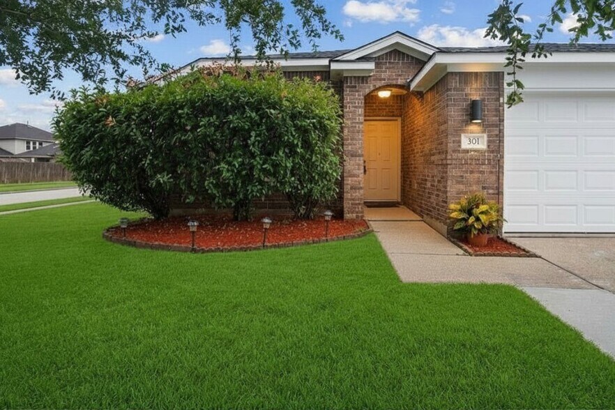 Building Photo - 301 Turquoise Trade Dr