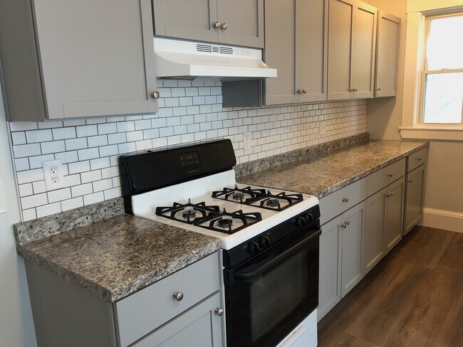 Primary Photo - 90 Conwell Ave