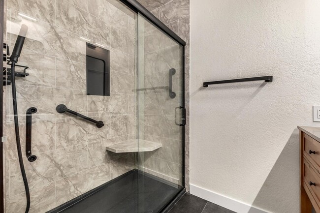 Building Photo - 222 W Brown Rd