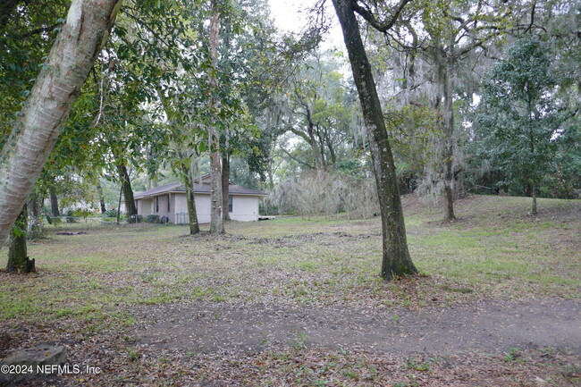 Building Photo - 8131 Fort Caroline Rd