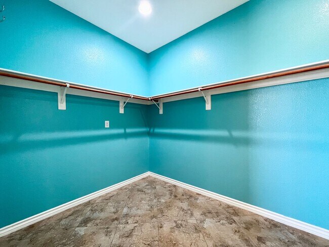 Building Photo - STUNNING 3BD/2.5BA HOME W/ TESLA SOLAR, POOL, SPA, & LOFT!!