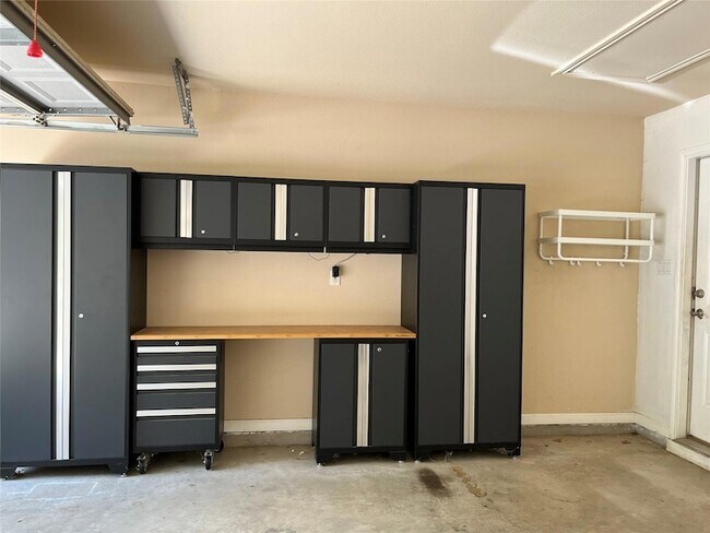 Building Photo - 112 Huelo Ct