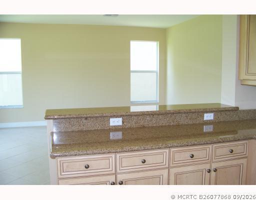 Building Photo - 2007 Grey Falcon Cir SW