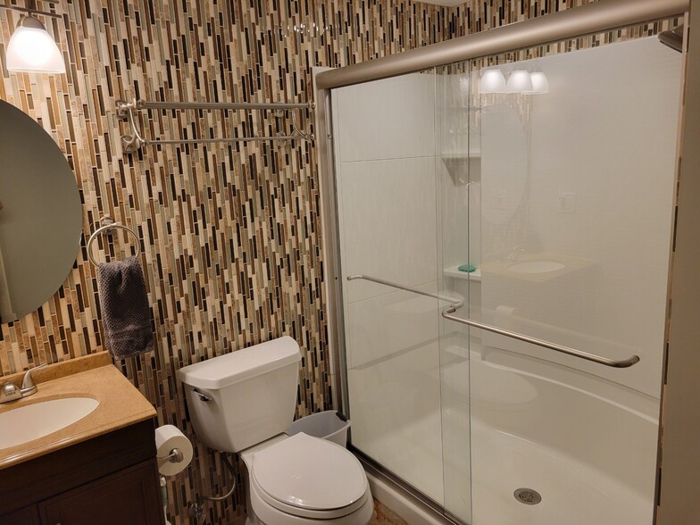Building Photo - 4228 Hobbs Landing Dr W