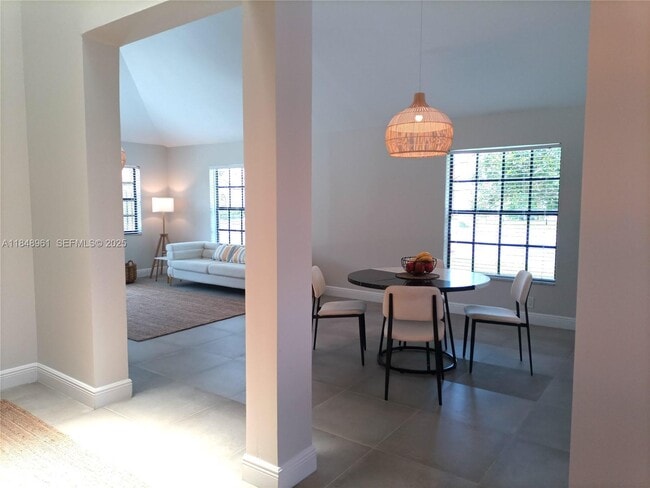 Building Photo - 13473 Fountain View Blvd