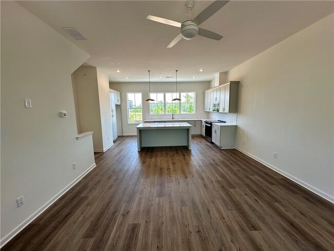Building Photo - 430 N Park