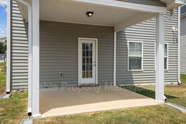 Building Photo - 102 Wicklow Ct
