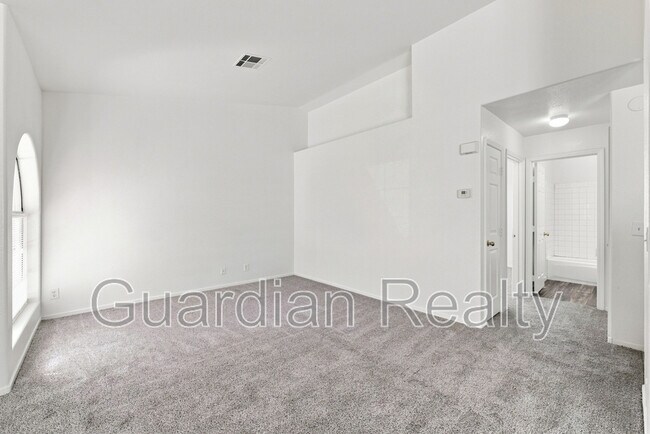 Building Photo - 3676 Renovah St