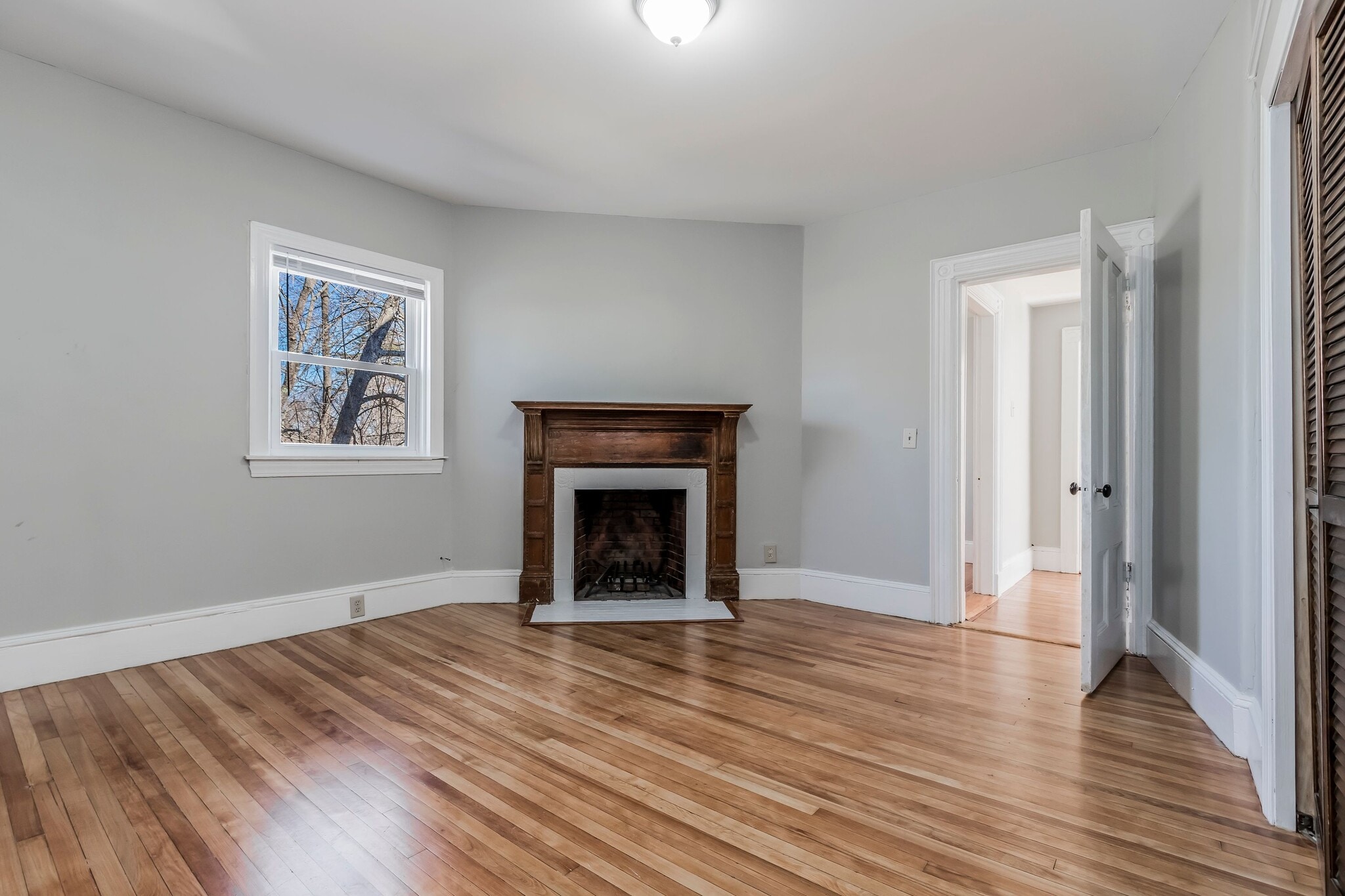 Bedroom #1 -fireplace - 221 Bridge St