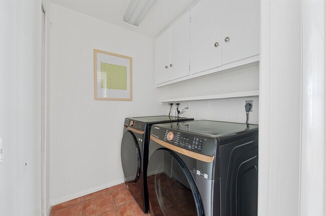 Building Photo - 8709 9th Ave NW