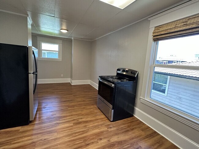 Building Photo - 2421 Rucker Ave