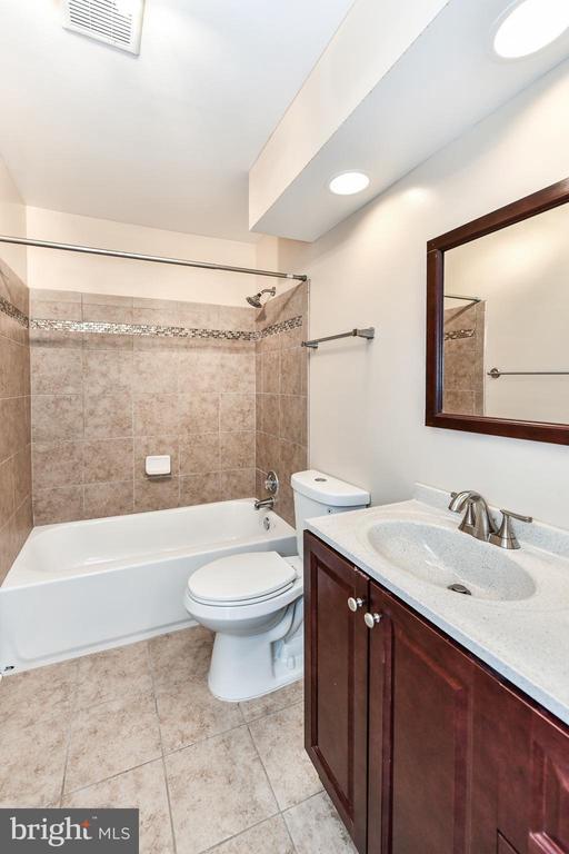 Building Photo - 12856 Mill Brook Ct