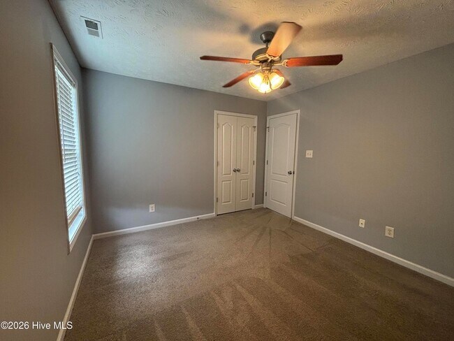 Building Photo - 376 Eastfield Dr