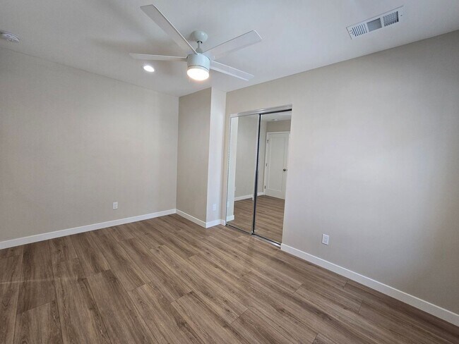 Building Photo - Newly Renovated 2023!! 4BD/2BA