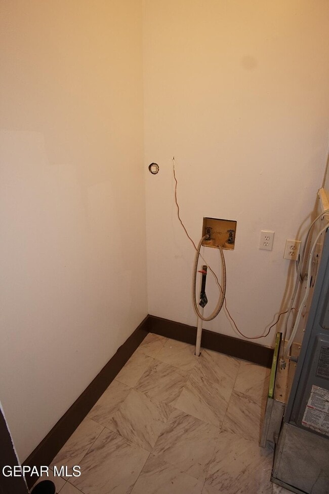 Building Photo - 2919 Frankfort Ave