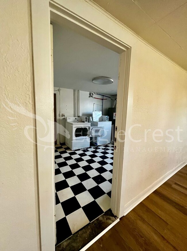 Building Photo - 1589ALDER