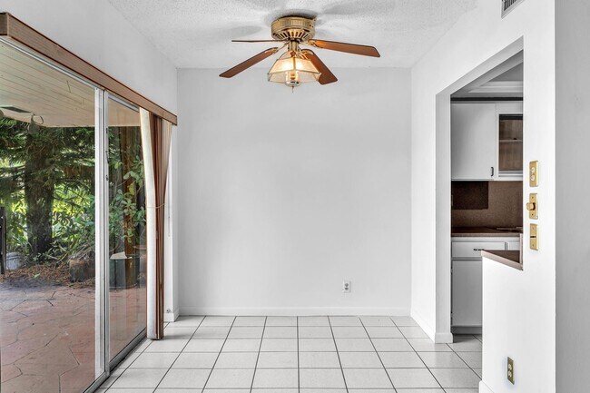 Building Photo - 5551 SW 57th St