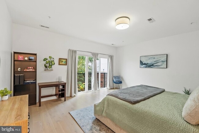 Building Photo - 662 Glick Ct NW