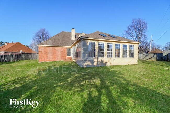 Building Photo - 7353 Kevinridge Cove W