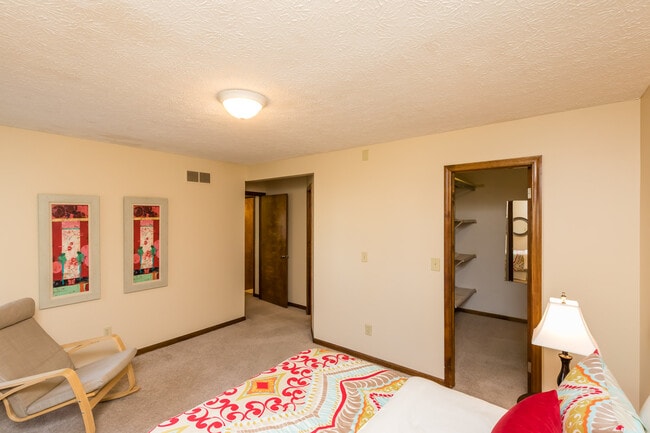 Building Photo - 4112 Loughmoor Dr
