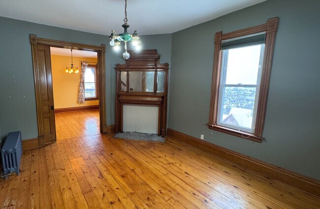 Building Photo - 1712 W 3rd St