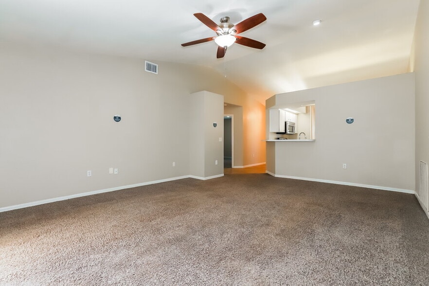 Building Photo - 5865 Daughtery Downs Loop