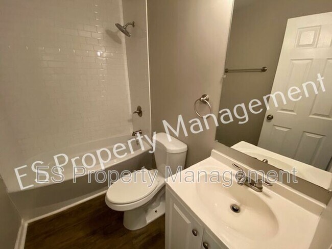 Building Photo - 8070 Chiltern Dr