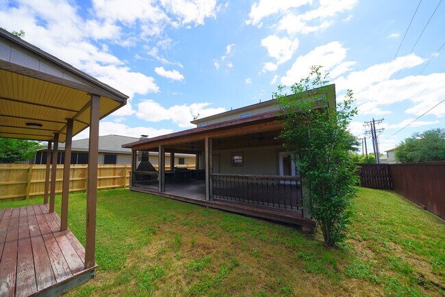 Building Photo - Great 4 Bedroom, 2.5 Bathroom Home Now Ava...