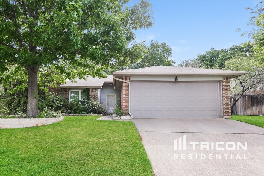 Primary Photo - 3520 Ridge Haven Cir
