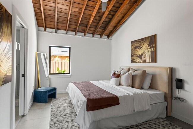 Building Photo - 870 Carver St