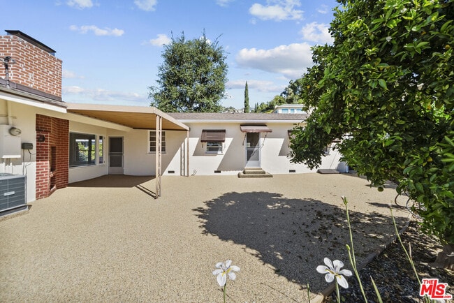 Building Photo - 100 E Kenneth Rd