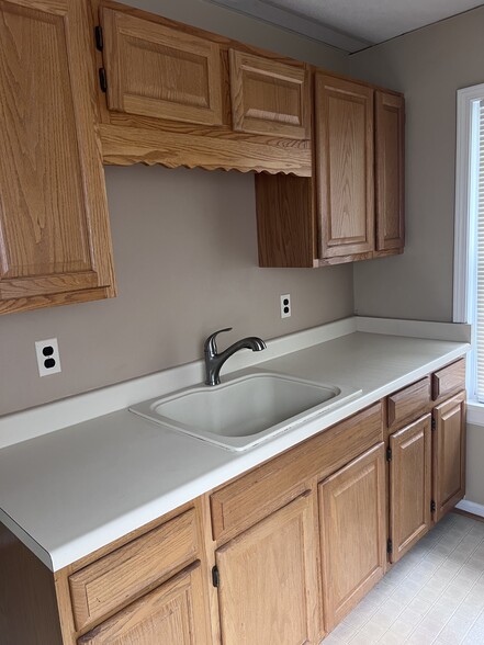 Kitchen - 21 Audubon St