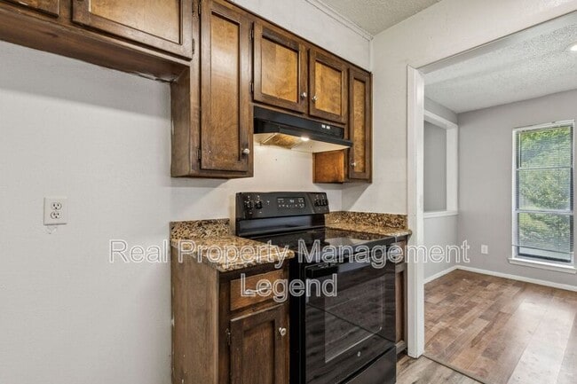 Building Photo - 8236 El Retiro Rd
