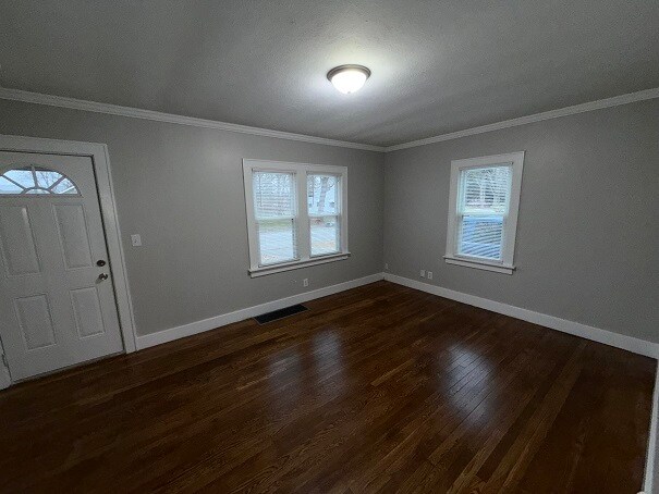 Building Photo - 64 Herbert St SW