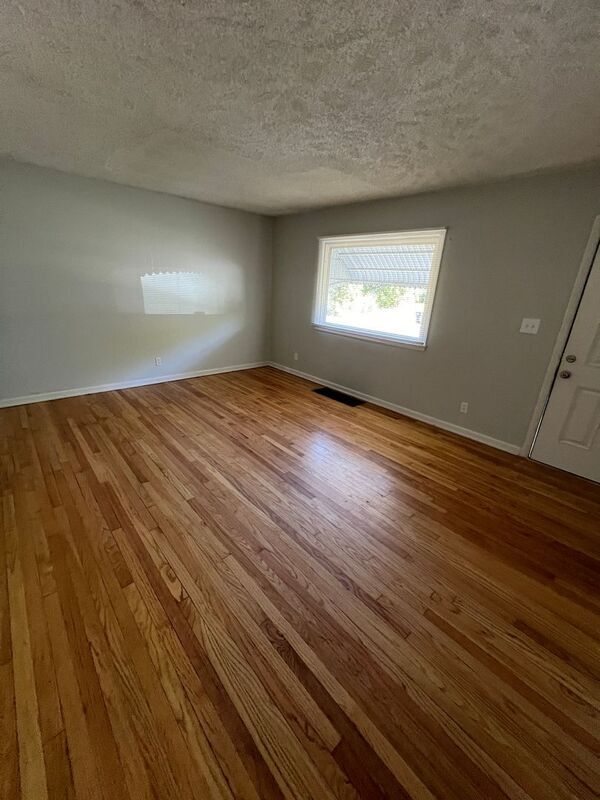 Building Photo - 6008 S Benton Ave