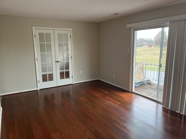 Building Photo - 103 N Edgewood Dr
