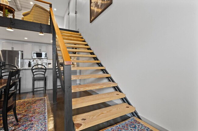 Building Photo - 205 Musgrove St