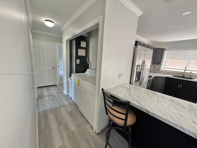 Building Photo - 1822 SE Oxmoor Ct