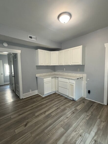 Building Photo - 2809 Columbia Ave