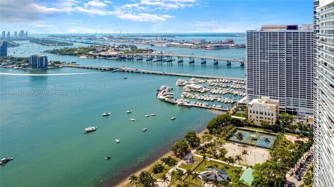Building Photo - 1800 N Bayshore Dr
