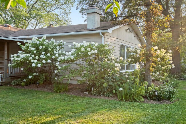 Building Photo - 3952 Oak Ave