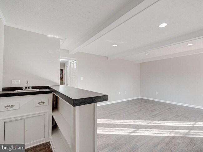 Building Photo - 10332 Mockingbird Pond Ct