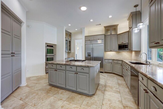 Building Photo - 3105 Lacevine Ln